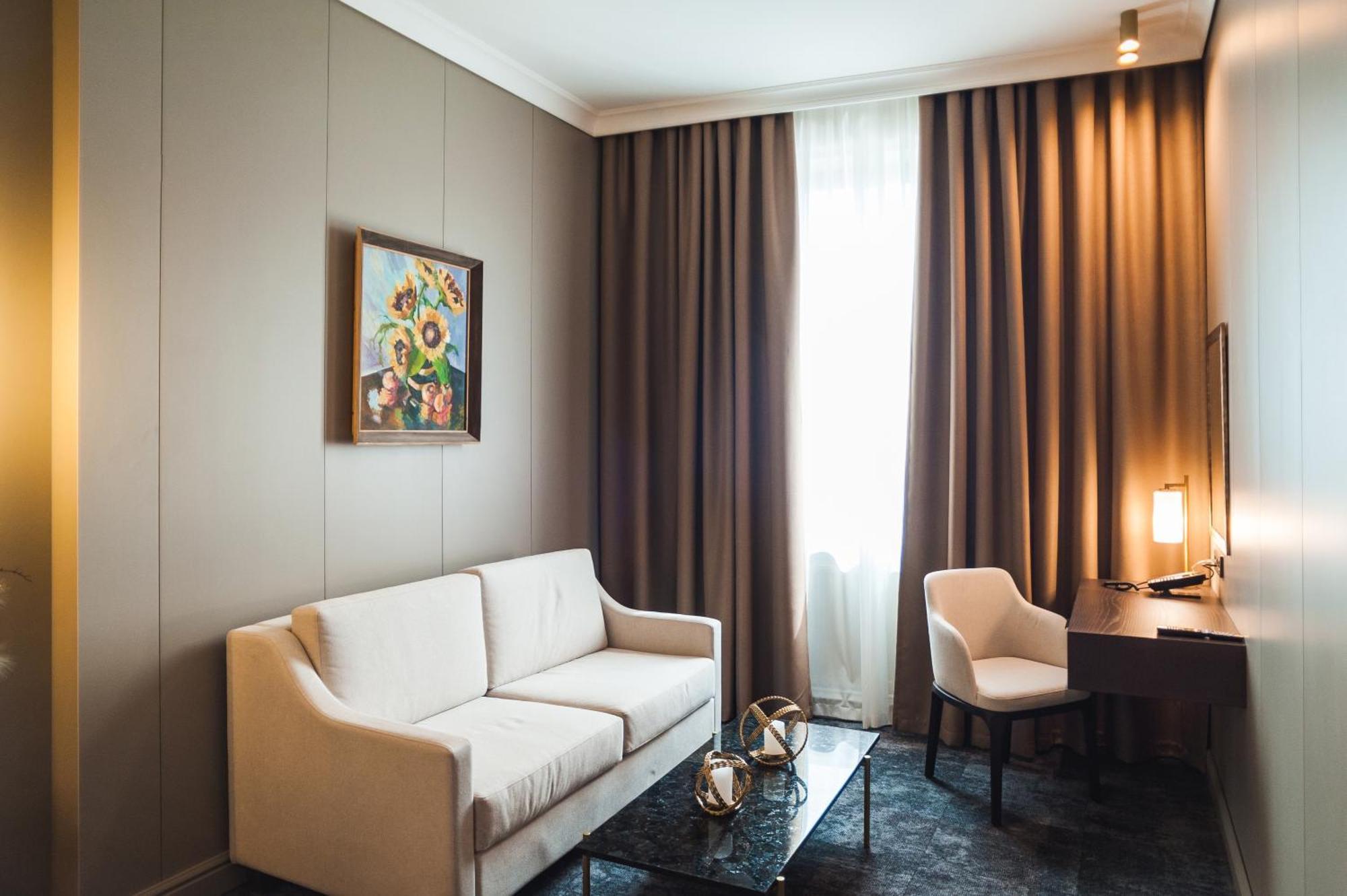 Old Continent Hotel أوزهورود المظهر الخارجي الصورة